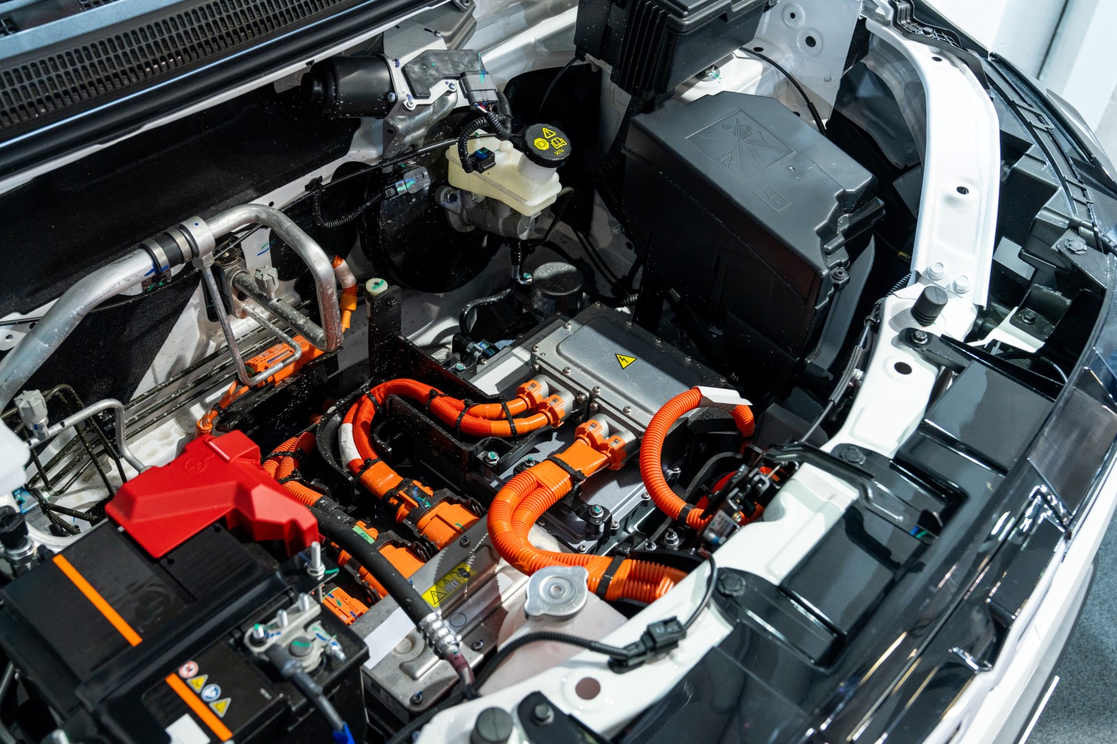 Aurillac Auto Expertise - Aurillac - Mais pourquoi les sinistres des véhicules électrifiés coûtent 23 % plus cher à réparer ?